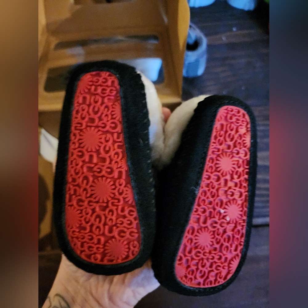 UGG Bundle - Picture 3 of 7